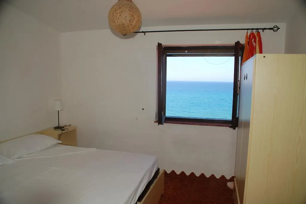 Villa Alabe - Waterfront Apartments In Bosa Porto Alabe 0*,