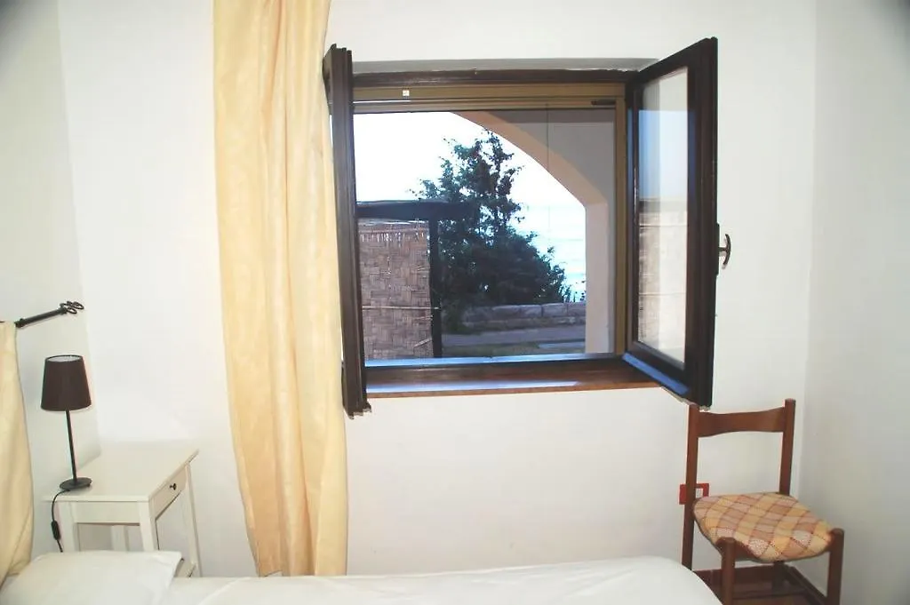 Villa Alabe - Waterfront Apartments In Bosa Porto Alabe