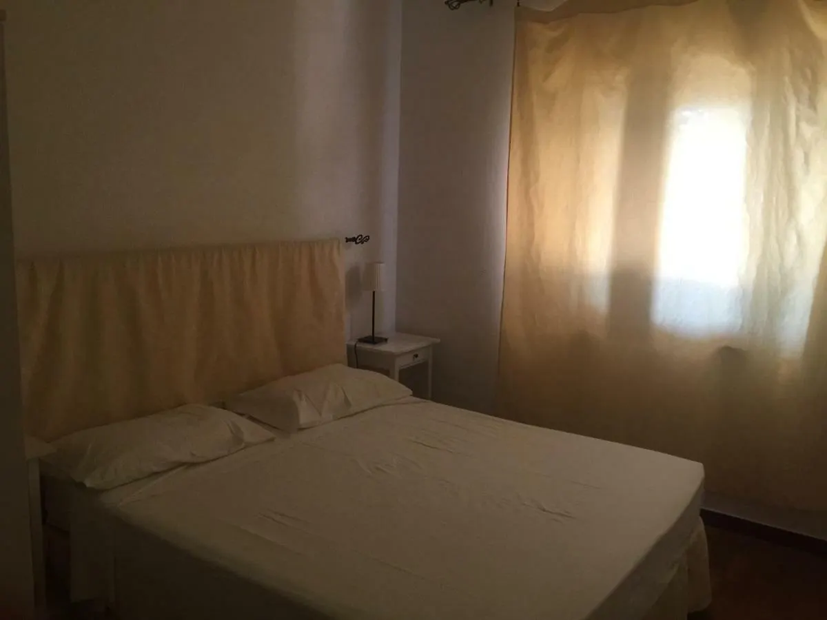 Villa Alabe - Waterfront Apartments In Bosa Porto Alabe