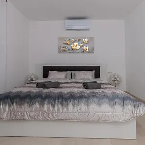 https://apartmani-kecman.primorje-gorskikotar.com