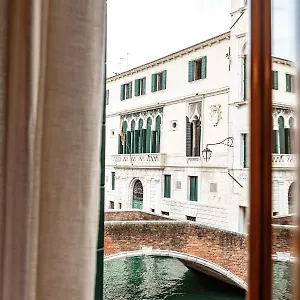 https://canale-view-apt-s-agostino.hotelslidodijesolo.com