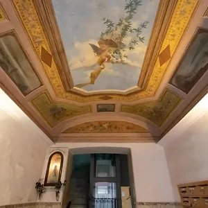 https://apt-campani-house.it-romehotels.com