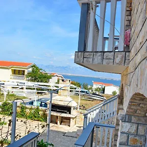 https://apartments-ljubica-vir.hotelinzadar.com